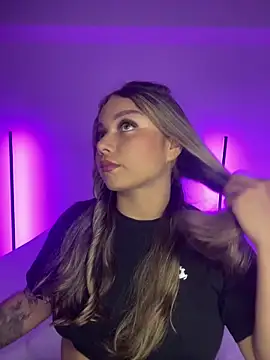 Snapshot of AnnyLopezzz_ chatting on 09/12/25, 04:34 AnnyLopezzz online show from 09/12/25, 04:34