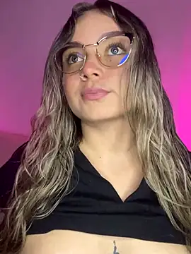 Snapshot of AnnyLopezzz_ chatting on 09/08/25, 08:30 AnnyLopezzz online show from 09/08/25, 08:30