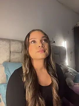 AnnyLopezzz  online show from 04/22/26, 06:20