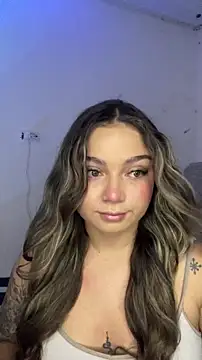 Snapshot of AnnyLopezzz_ chatting on 11/30/25, 12:28 AnnyLopezzz online show from 11/30/25, 12:28