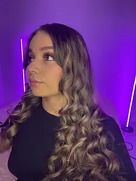 Snapshot of AnnyLopezzz_ chatting on 10/05/25, 02:02 AnnyLopezzz online show from 10/05/25, 02:02