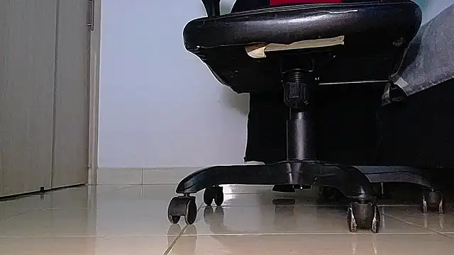 Snapshot of Sir_kev66 chatting on 10/19/25, 07:22 Sir kev66 online show from 10/19/25, 07:22