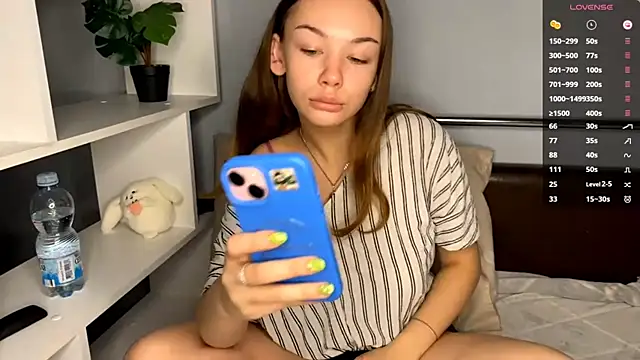 Snapshot of VelvetKate chatting on 10/10/25, 02:51 VelvetKate online show from 10/10/25, 02:51