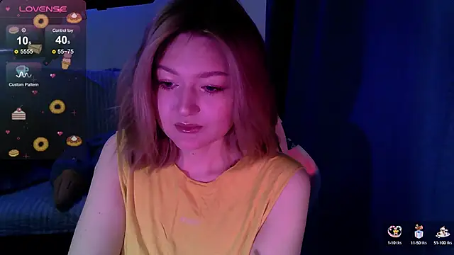 Snapshot of cute1stranger chatting on 10/15/25, 06:54 cute1stranger online show from 10/15/25, 06:54