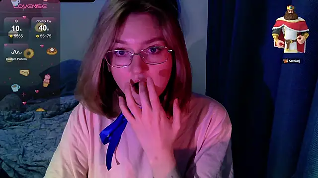 Snapshot of cute1stranger chatting on 09/16/25, 04:30 cute1stranger online show from 09/16/25, 04:30