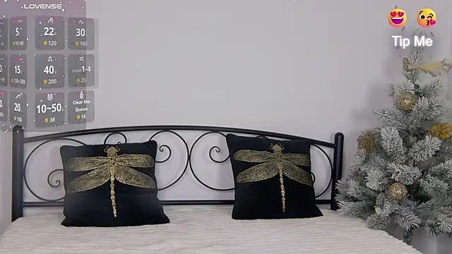 KikiBlis online show from 12/17/25, 09:09