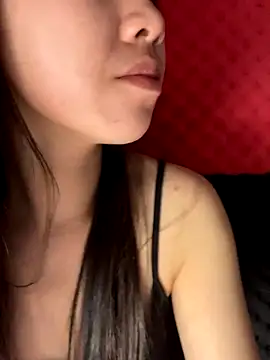 Yumii 09 online show from 11/29/25, 08:20