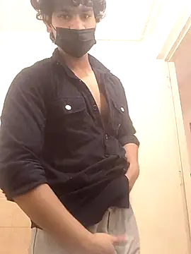 Snapshot of Goodmens5 chatting on 10/07/25, 09:21 Goodmens5 online show from 10/07/25, 09:21