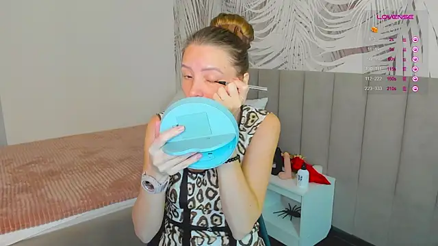 KiaraCaley online show from 11/14/25, 01:42