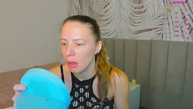 KiaraCaley online show from 11/25/25, 02:12