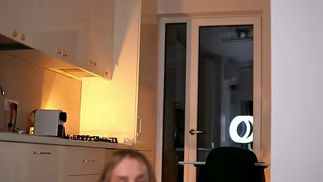 ElaraShine online show from 05/21/26, 06:27