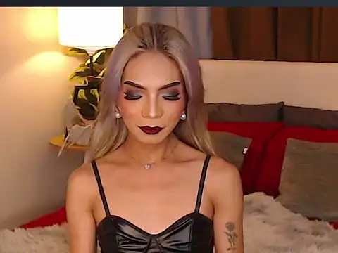 Snapshot of CelestinaMarquez0427 chatting on 10/23/25, 04:33 CelestinaMarquez0427 online show from 10/23/25, 04:33