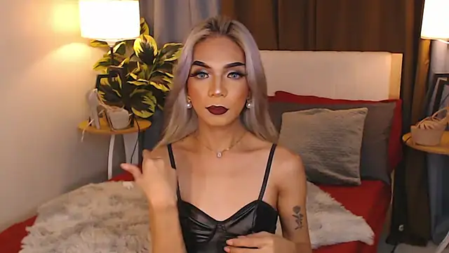 Snapshot of CelestinaMarquez0427 chatting on 10/15/25, 10:18 CelestinaMarquez0427 online show from 10/15/25, 10:18