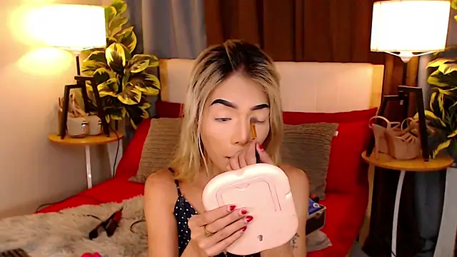 Snapshot of CelestinaMarquez0427 chatting on 12/03/25, 04:24 CelestinaMarquez0427 online show from 12/03/25, 04:24