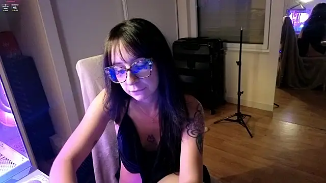 Snapshot of CornetDeGlace chatting on 02/13/26, 07:03 CornetDeGlace online show from 02/13/26, 07:03