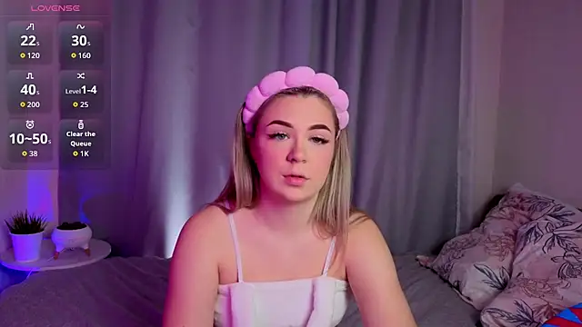 Snapshot of AliaBuerstatte chatting on 11/12/25, 07:07 AliaBuerstatte online show from 11/12/25, 07:07