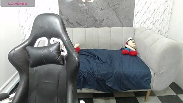 Ivony18 b online show from 12/04/25, 03:16