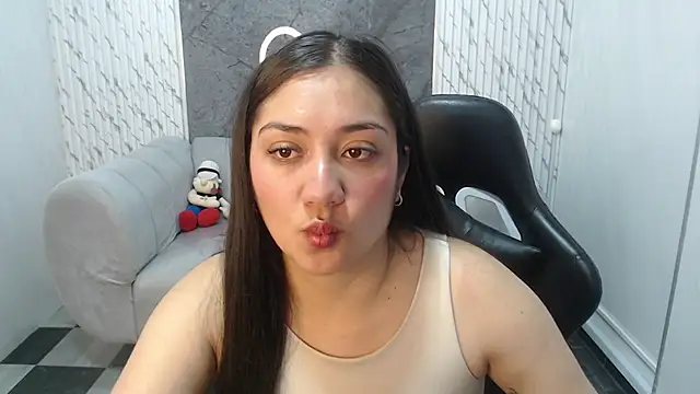 Ivony18 b online show from 10/31/25, 03:14