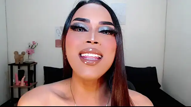 Snapshot of Lessandra_Lust chatting on 09/13/25, 02:50 Lessandra Lust online show from 09/13/25, 02:50