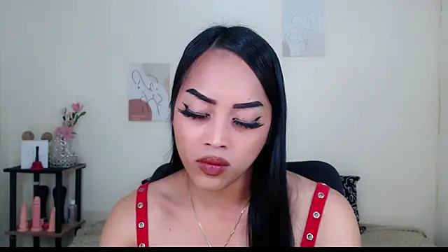 Snapshot of Lessandra_Lust chatting on 10/27/25, 08:26 Lessandra Lust online show from 10/27/25, 08:26