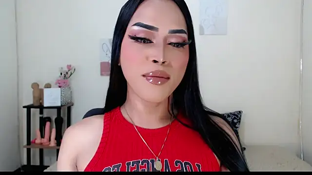 Snapshot of Lessandra_Lust chatting on 10/06/25, 11:05 Lessandra Lust online show from 10/06/25, 11:05