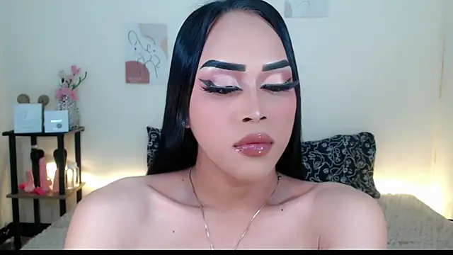 Snapshot of Lessandra_Lust chatting on 10/11/25, 11:06 Lessandra Lust online show from 10/11/25, 11:06