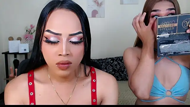 Snapshot of Lessandra_Lust chatting on 10/17/25, 12:36 Lessandra Lust online show from 10/17/25, 12:36