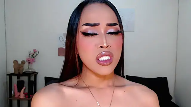 Snapshot of Lessandra_Lust chatting on 09/11/25, 03:12 Lessandra Lust online show from 09/11/25, 03:12