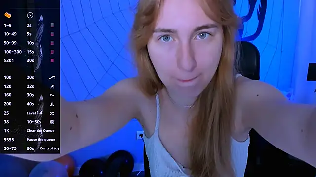 Snapshot of beauty_ginger_ chatting on 10/29/25, 12:48 beauty ginger online show from 10/29/25, 12:48