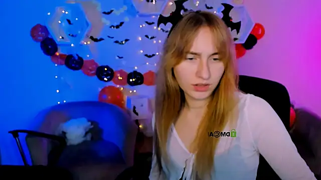 Snapshot of beauty_ginger_ chatting on 10/30/25, 09:51 beauty ginger online show from 10/30/25, 09:51