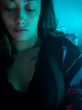 StrapPink online show from 11/14/25, 10:19