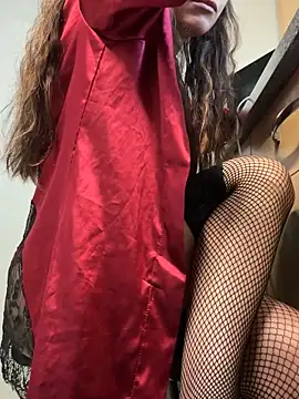 StrapPink online show from 11/28/25, 08:47