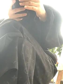 Tieuvi 18 online show from 10/23/25, 12:42