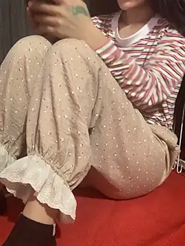 Tieuvi 18 online show from 11/16/25, 12:43