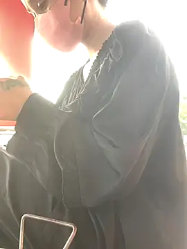 Tieuvi 18 online show from 10/29/25, 12:09