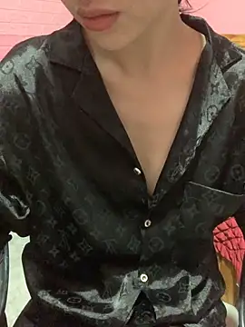 Tieuvi 18 online show from 10/23/25, 11:25