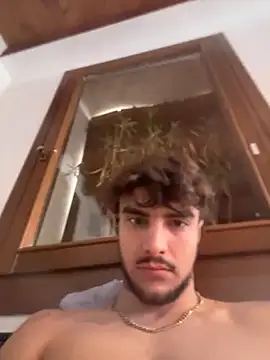 Snapshot of David_leons chatting on 10/15/25, 11:07 David leons online show from 10/15/25, 11:07