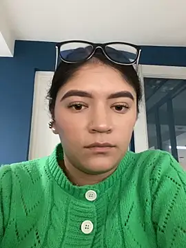 Snapshot of Xiomi_sexx chatting on 10/29/25, 03:44 Xiomi sexx online show from 10/29/25, 03:44