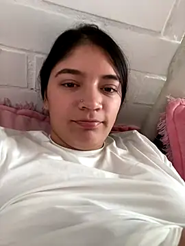 Snapshot of Xiomi_sexx chatting on 11/02/25, 02:22 Xiomi sexx online show from 11/02/25, 02:22