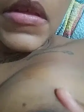 Snapshot of nessinha12 chatting on 09/14/25, 12:55 nessinha12 online show from 09/14/25, 12:55