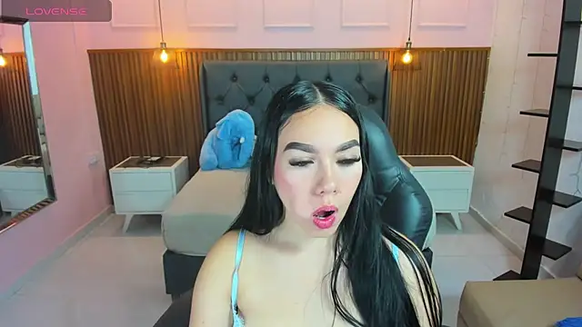 MOLLYSPENCER1 online show from 05/08/26, 06:56