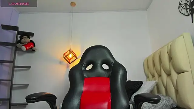 MOLLYSPENCER1 online show from 04/14/26, 06:57