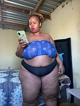 Snapshot of Curvycandy95 chatting on 07/06/26, 08:10 Curvycandy95 online show from 07/06/26, 08:10