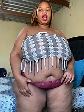 Snapshot of Curvycandy95 chatting on 07/10/26, 07:41 Curvycandy95 online show from 07/10/26, 07:41