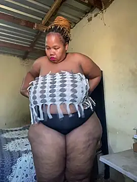 Snapshot of Curvycandy95 chatting on 07/15/26, 07:48 Curvycandy95 online show from 07/15/26, 07:48