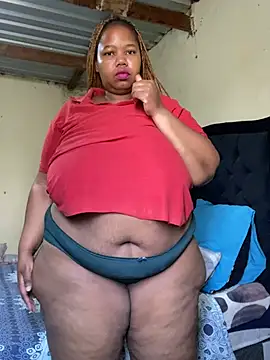 Snapshot of Curvycandy95 chatting on 07/02/26, 07:14 Curvycandy95 online show from 07/02/26, 07:14