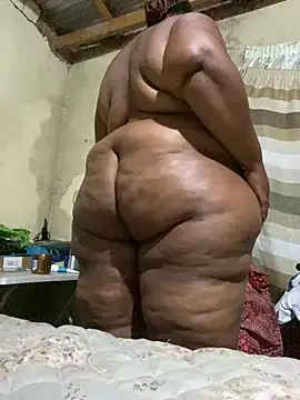 Curvycandy95 online show from 04/07/26, 07:15