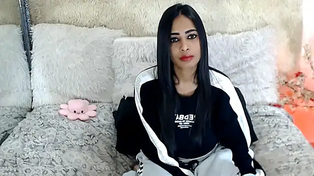 indianchic89 online show from 12/14/25, 04:29