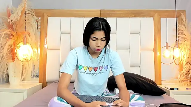 Ammy Wood  online show from 09/21/25, 12:49