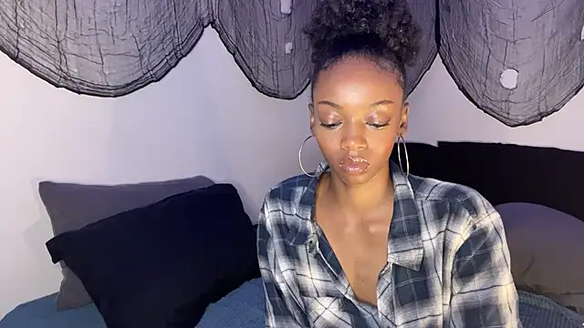 Trixie luv1 online show from 10/15/25, 01:08